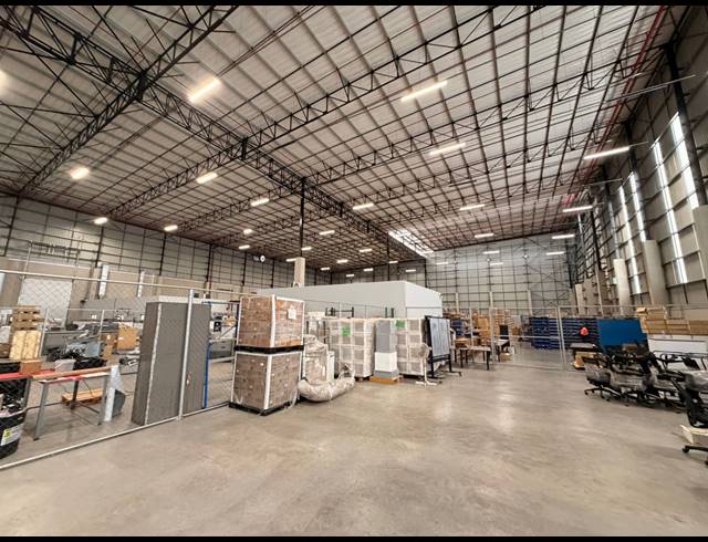 8,500M² WAREHOUSE TO LET IN LINBRO PARK